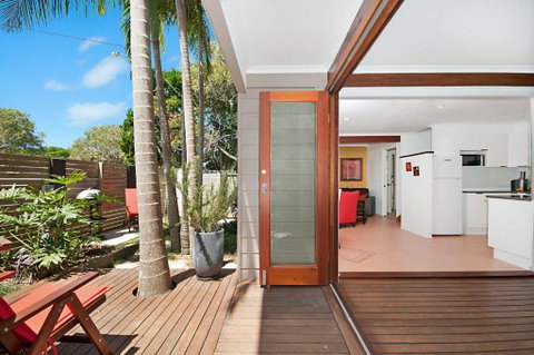 A SWEET ESCAPE Alkira - Accommodation Main Beach 6