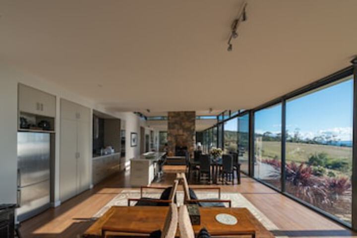 Rocky Hills TAS Accommodation Main Beach