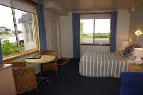 Harbour View Motel - Accommodation Main Beach 2