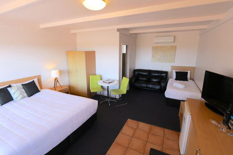 Harbour View Motel - Accommodation Main Beach 4