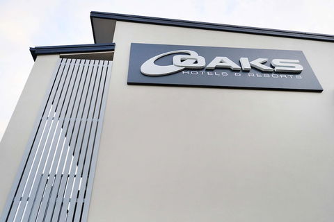 Oaks Middlemount Suites - Accommodation Main Beach 5