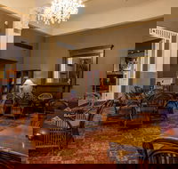 Hadley's Orient Hotel - Accommodation Main Beach