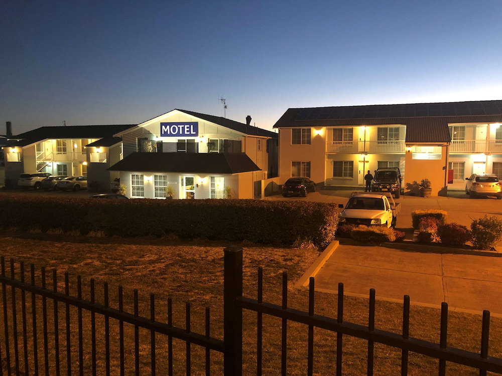 Kelso NSW Accommodation Main Beach