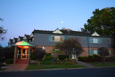 Grand Country Lodge Motel - Accommodation Main Beach 4
