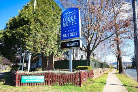 Grand Country Lodge Motel - Accommodation Main Beach 2