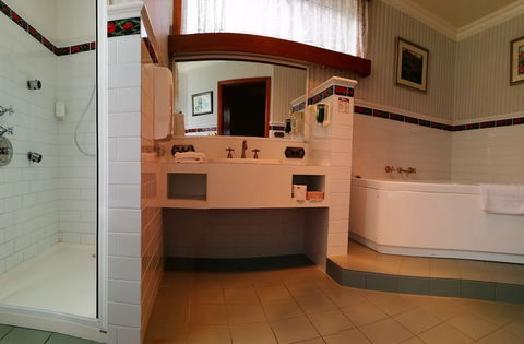 Motel Mayfair On Cavell - Accommodation Main Beach 5