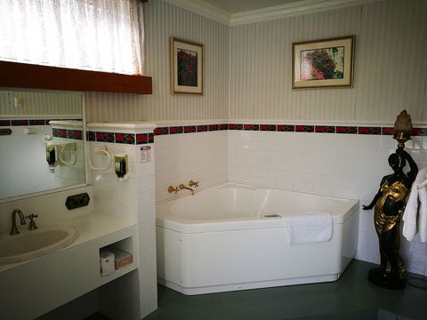 Motel Mayfair On Cavell - Accommodation Main Beach 6