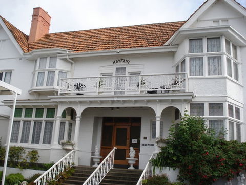 Motel Mayfair On Cavell - Accommodation Main Beach 0