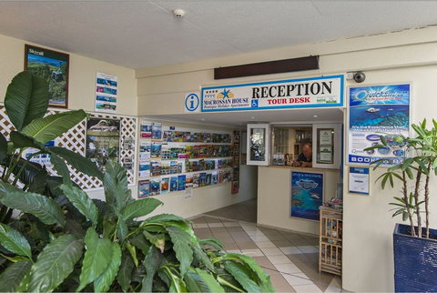 Macrossan House - Accommodation Main Beach 4