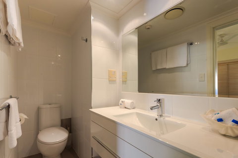 Macrossan House - Accommodation Main Beach 6