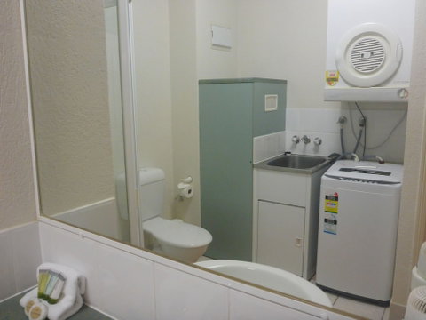 Palm Cove Tropic Apartments - Accommodation Main Beach 2