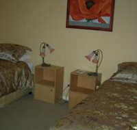 Busy Buzz B  B - Accommodation Main Beach