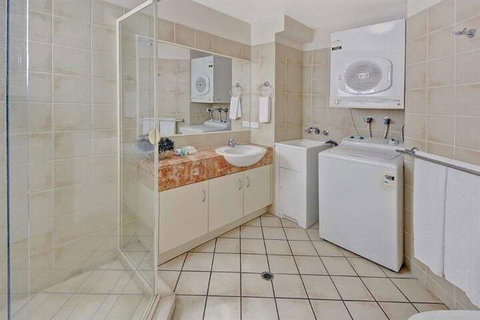 Raffles Mooloolaba - Accommodation Main Beach 6