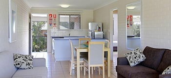 Main Beach Apartments - Accommodation Main Beach 6