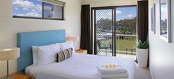 Main Beach Apartments - Accommodation Main Beach 4