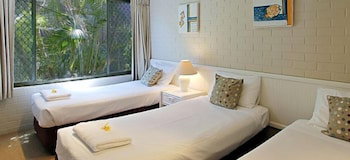 Main Beach Apartments - Accommodation Main Beach 3