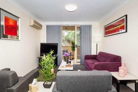 Eastwood Furnished Apartments - Accommodation Main Beach 4