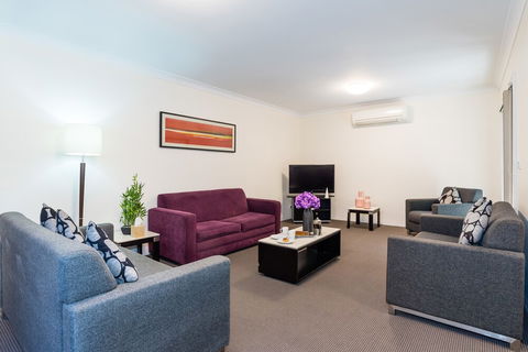 Eastwood Furnished Apartments - Accommodation Main Beach 3
