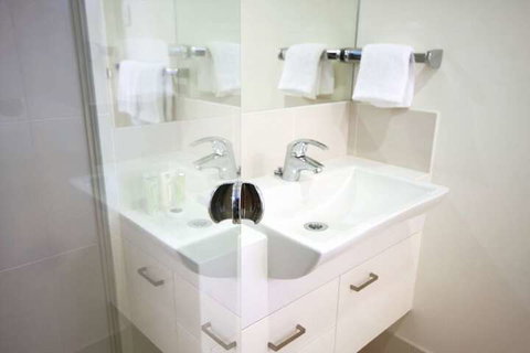 Domain Serviced Apartments - Accommodation Main Beach 4