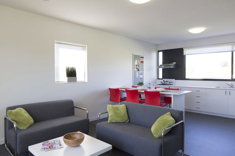 Western Sydney University Village - Campbelltown Campus - Accommodation Main Beach 3