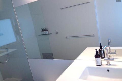 Avalon City Retreat - Accommodation Main Beach 3