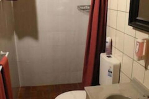 The Underground Motel - Accommodation Main Beach 4