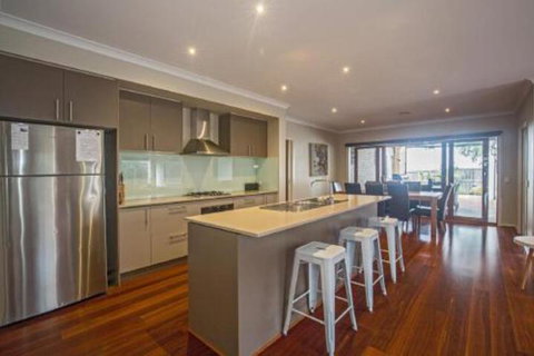 Nautical Rise Torquay - Accommodation Main Beach 2