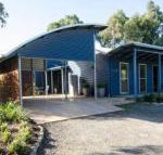 Corrugated Cottage - Accommodation Main Beach