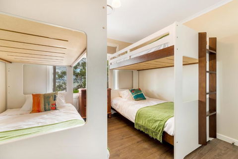 Coalmines Escape - Accommodation Main Beach 4