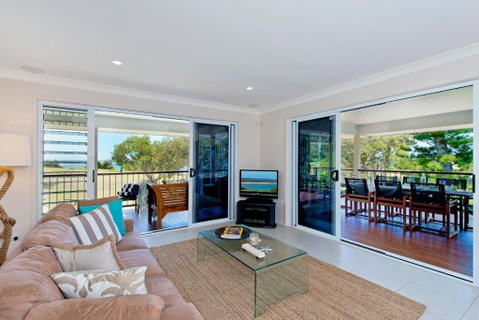 Allure By The Sea - Accommodation Main Beach 4