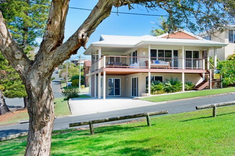 Allure By The Sea - Accommodation Main Beach 1