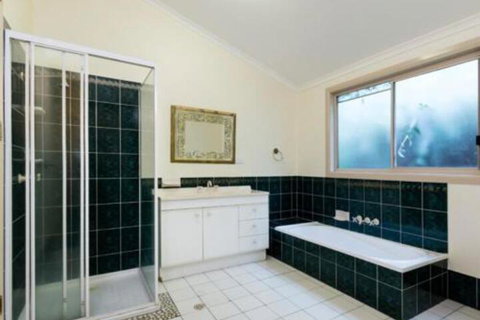 Amaroo House - Accommodation Main Beach 6