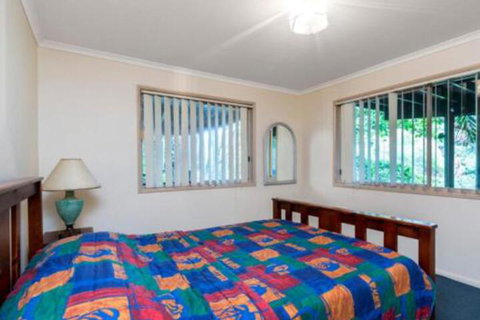 Amaroo House - Accommodation Main Beach 5