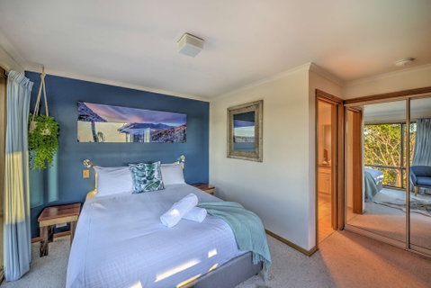 Zenith - Accommodation Main Beach 4