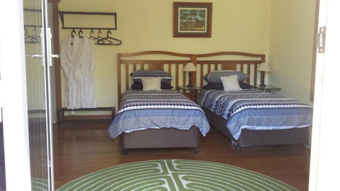 Stringybark Hills Retreat - Accommodation Main Beach 4