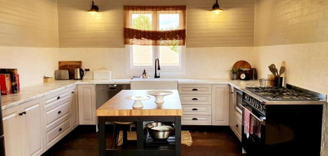 Galway - Accommodation Main Beach 4
