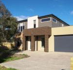 Modern Beachside 5 Bedrooms - Accommodation Main Beach