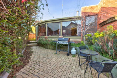 Above Sunset 100m From The Paynesville Lakes - Accommodation Main Beach 3