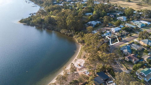 Above Sunset 100m From The Paynesville Lakes - Accommodation Main Beach 4