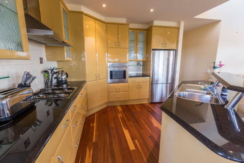 Aqua Vista A Stroll To Paynesville Forshore - Accommodation Main Beach 4