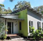 24 Esprit Drive Beach home with open plan living  walking distance to beach - Accommodation Main Beach