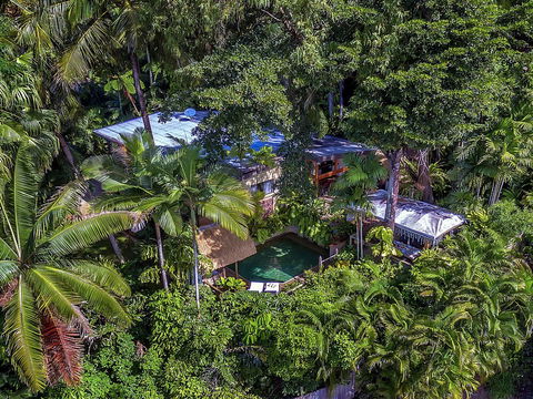 Unique Tropical Rainforest Getaway - Accommodation Main Beach 0