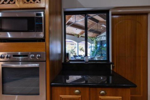 Maidstone Executive Residence - Accommodation Main Beach 2