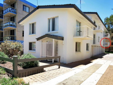 Beachcomber Unit 4 Beachside Unit  - Accommodation Main Beach 1