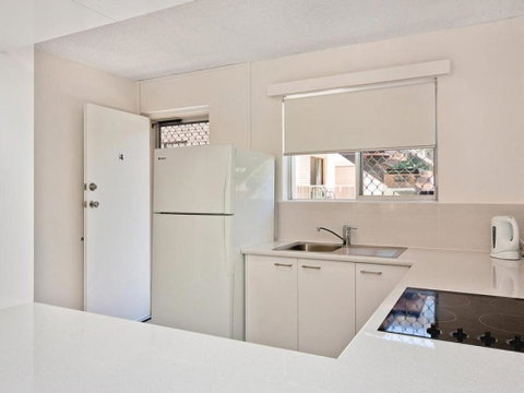 Beachcomber Unit 4 Beachside Unit  - Accommodation Main Beach 2