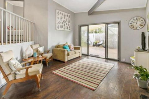 The Rye Tree House - Accommodation Main Beach 3