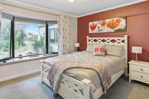 The Rye Tree House - Accommodation Main Beach 7