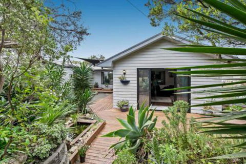 The Rye Tree House - Accommodation Main Beach 0