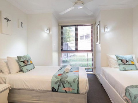 First Point Down - Accommodation Main Beach 3