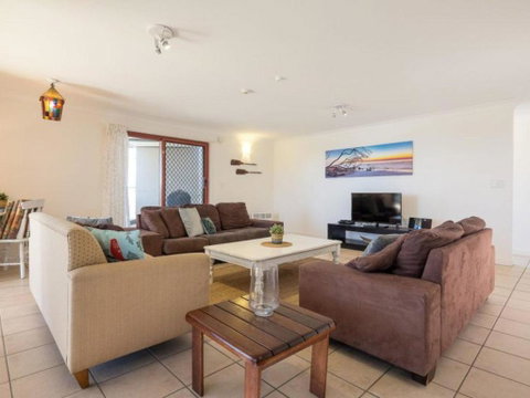 First Point Down - Accommodation Main Beach 5